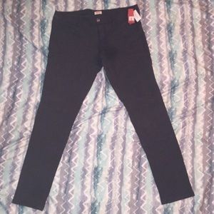 Mossimo woman’s size 13 skinny grey stretch pants.